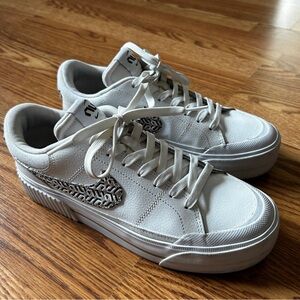 Nike court legacy lift sneakers